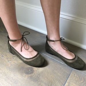 Girls size 2 American Eagle Army-Green Flats